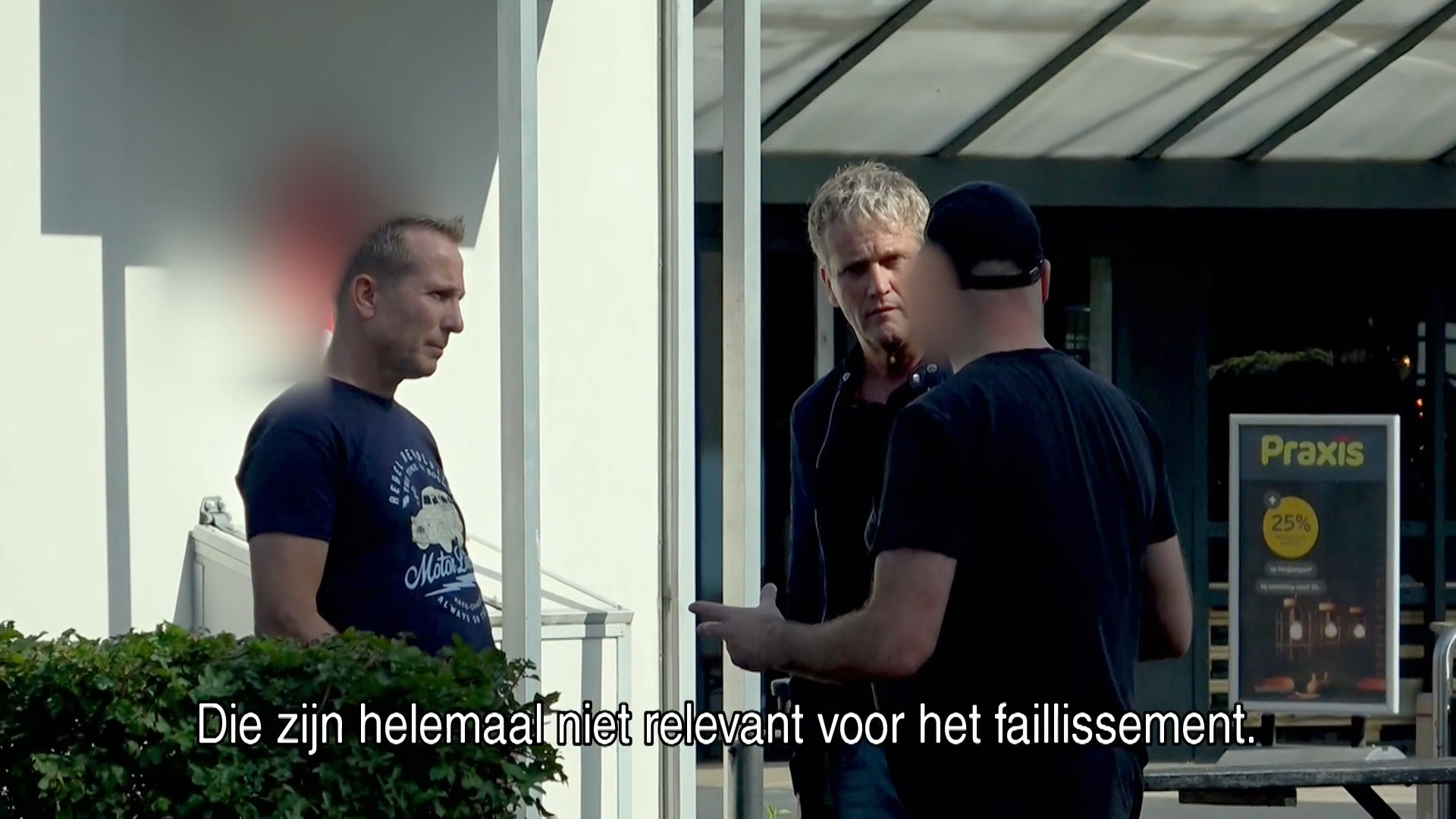 Dennis P. tegen Alberto: "Je staat hier met een hautaine houding"