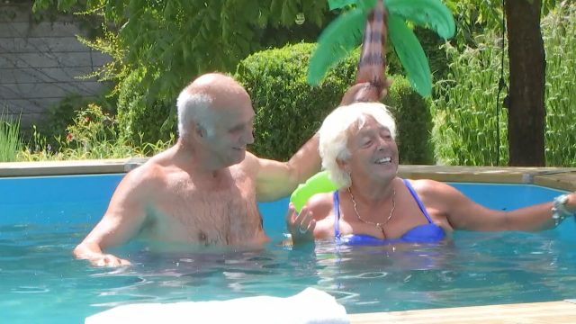Wim en Christa zoeken de verkoeling op