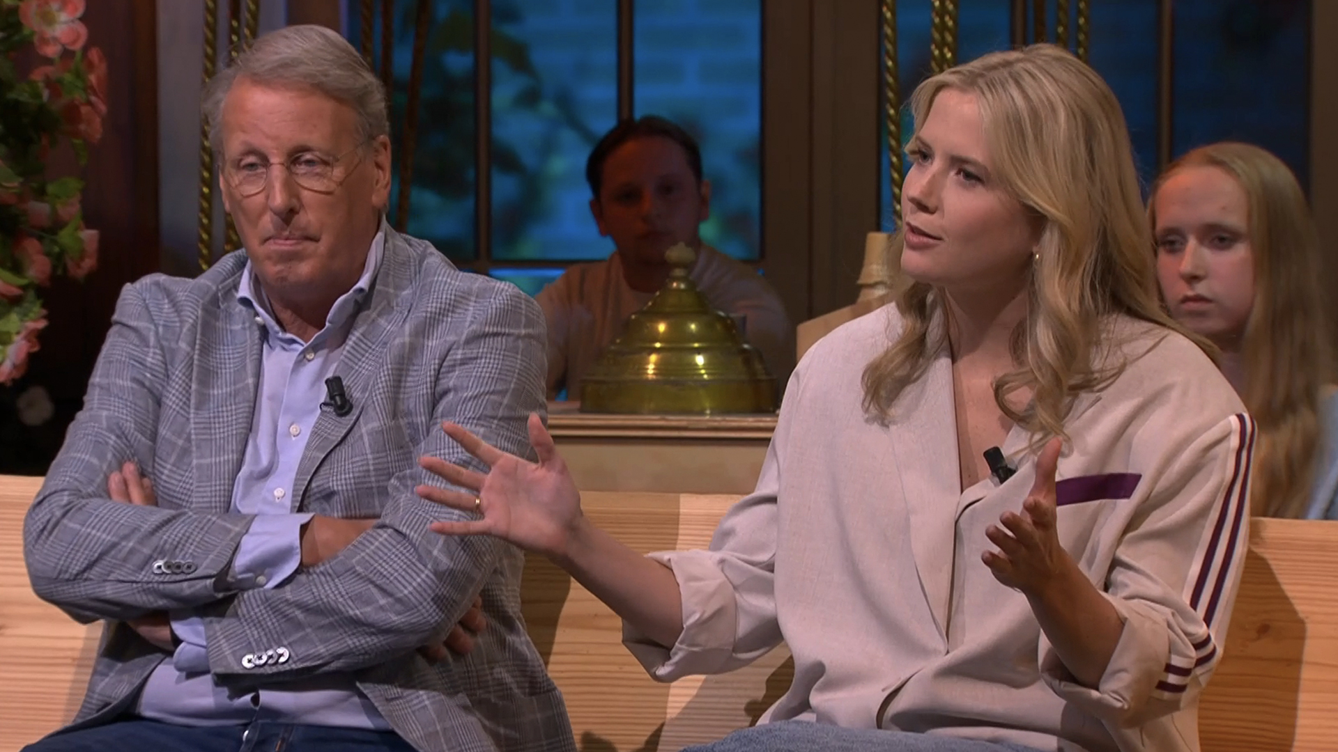 Noa Vahle in discussie met Chris Woerts: 'Al die Eredivisie-fans hebben nu de tv uitgezet!'