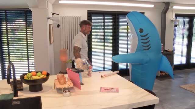 Fleur schiet op blikjes én op Melvins hart