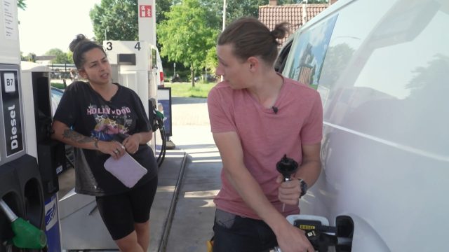 Dominique en Kaylee praten bij over de afgelopen weken