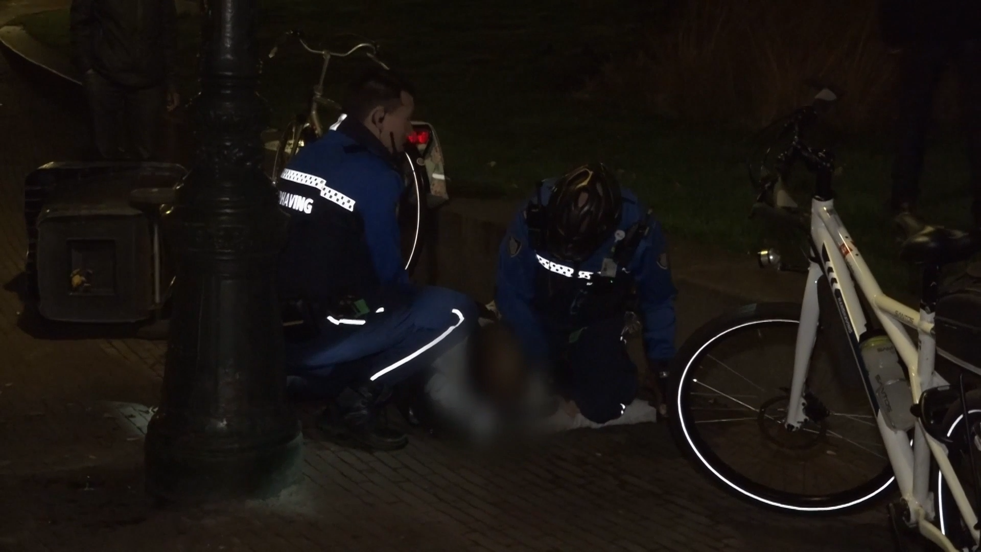 Handhaver wordt ernstig bedreigd door man met mes