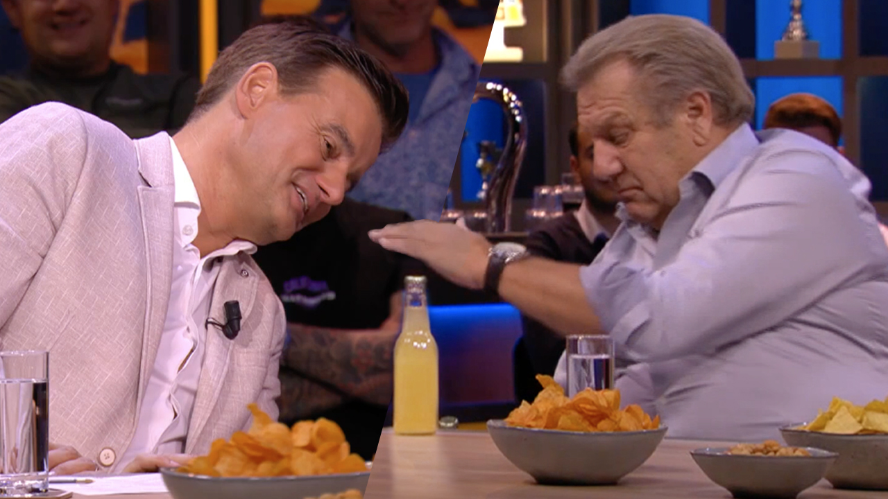 Jan slaat Veronica Offside-tafel kapot als hij flesje drinken probeert te openen