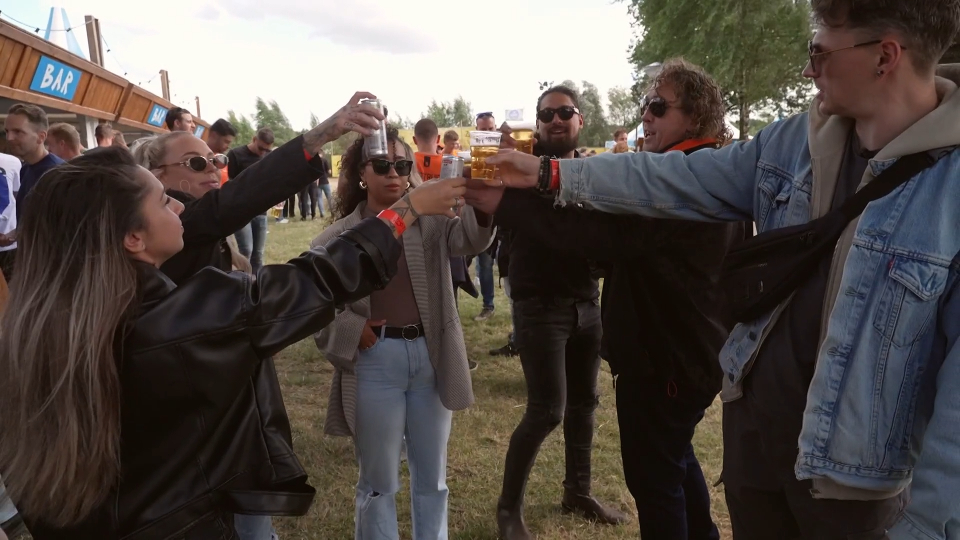 Een klein feestje tussen het klussen door