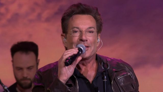 Gerard Joling zet Vandaag Inside-studio op stelten met zijn nieuwe single 'Niet Voor 1 Keer'