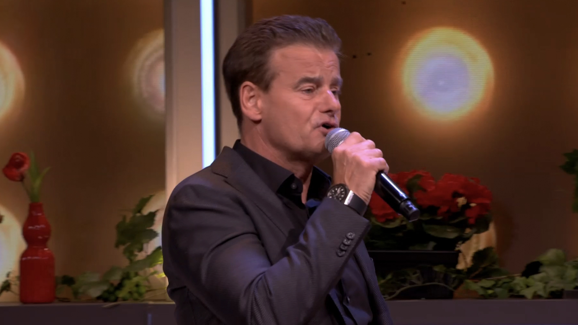 Wilfred Genee zorgt met ‘Korrel Zout’ voor feestelijke opening van De Oranjezondag!