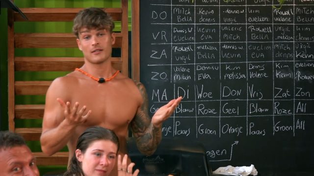 Mitchel's poging om open kaart te spelen slaat volledig dood