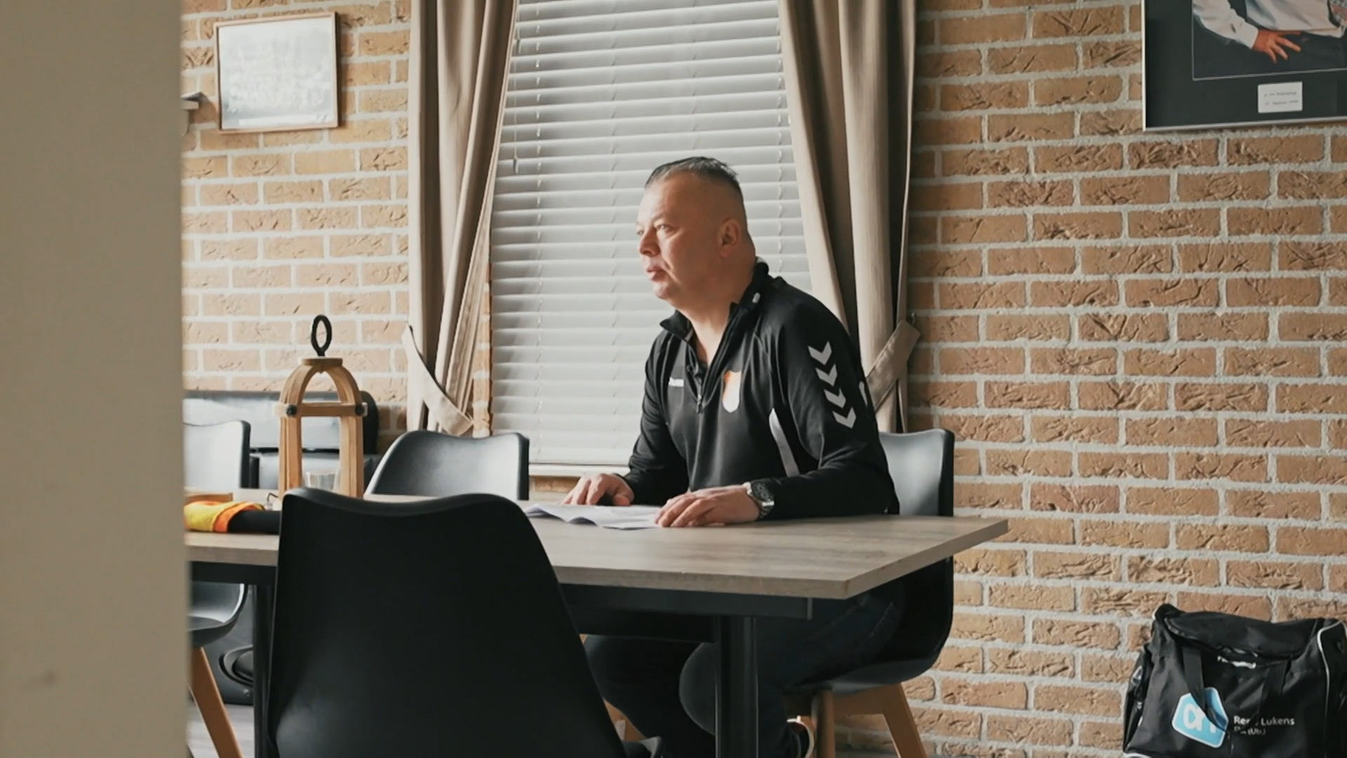 Trainer Niels heeft ONPRETTIG NIEUWS voor twee van zijn spelers