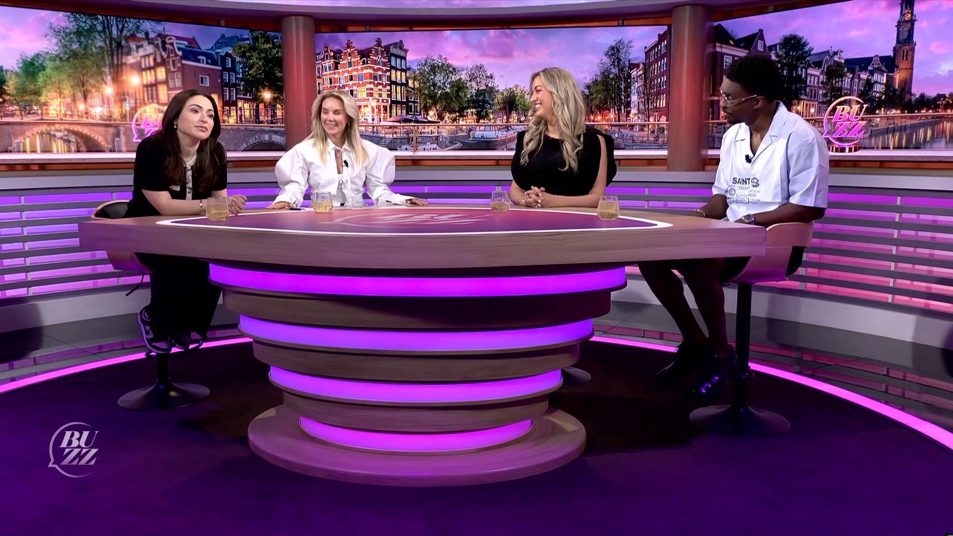 Met welke bekende Nederlander is Lale aan het daten?